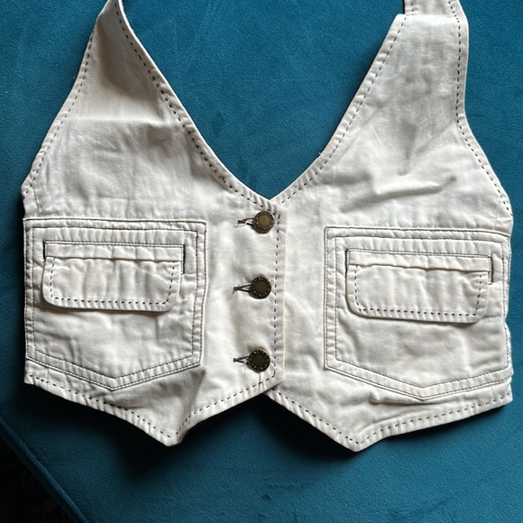 Castro trend white vest, size 6 - Picture 3 of 5